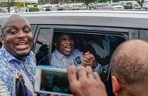 Laurent Gbagbo agradece apoio nas ruas de Abidjan