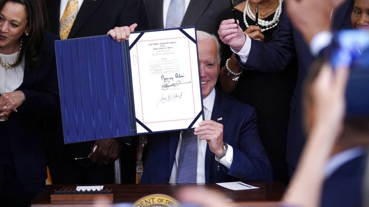 ABD Başkanı Joe Biden 19 Temmuz'u resmi tatil ilan eden kararnamesy imzaladı