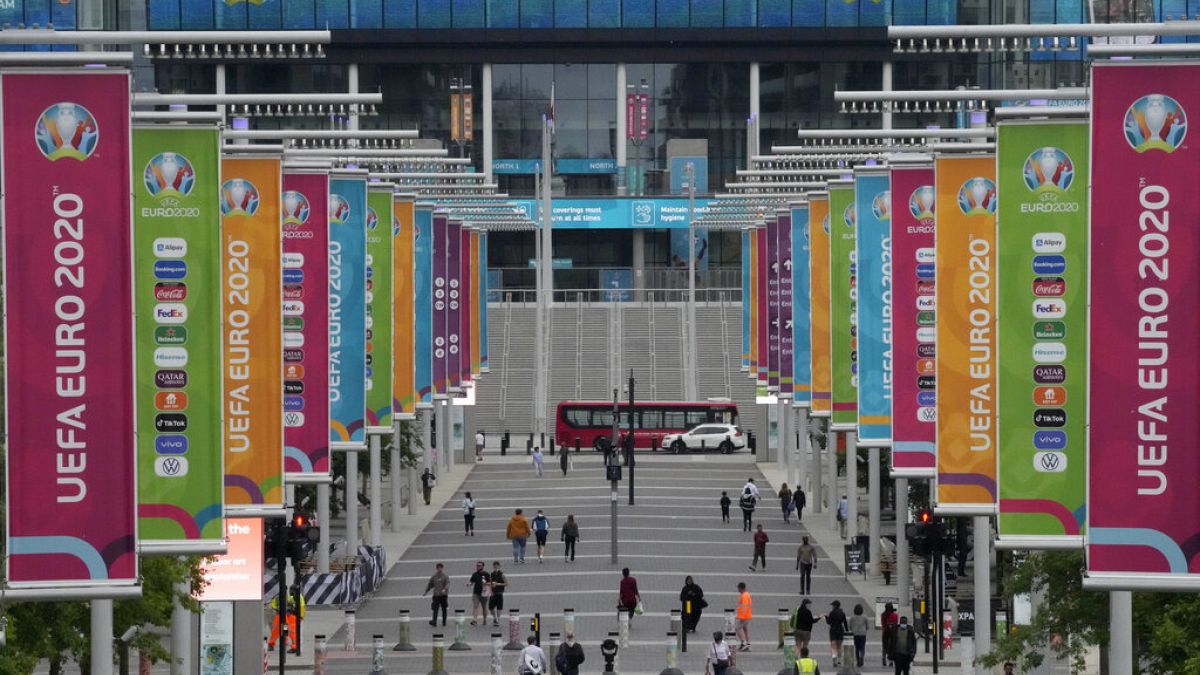 Londra'daki Wembley Stadyumu Euro 2020 final maçlarına ev sahipliği yapmaya hazırlanıyor