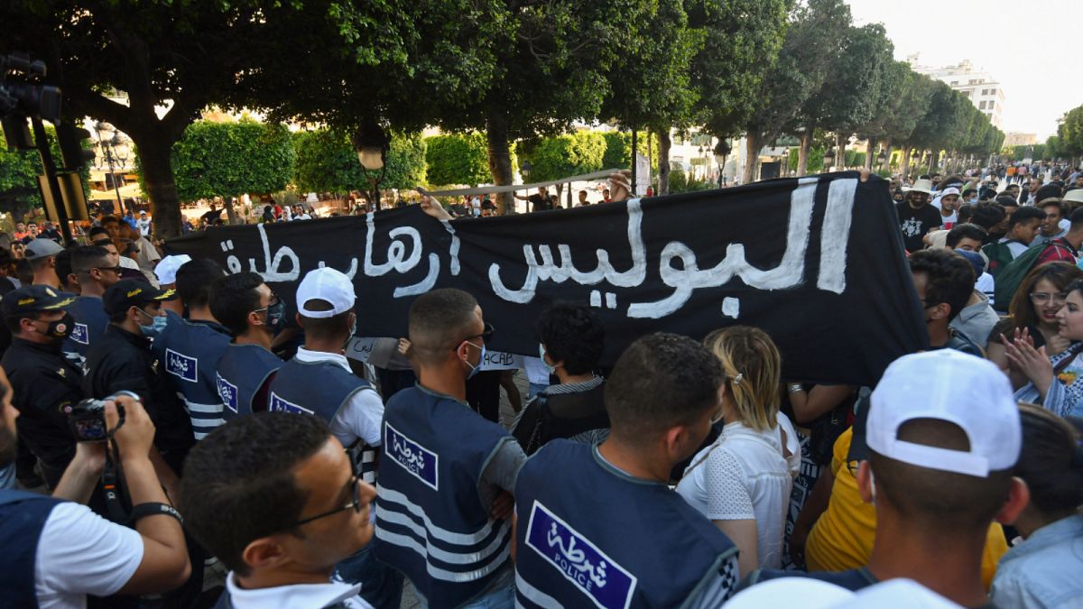 مظاهرة ضد عنف الشرطة في تونس