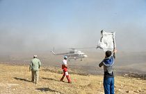 طائرة مروحية تصل إلى محافظة خوزستان لإجلاء الناس بسبب اندلاع الحرائق. 31/05/2020 