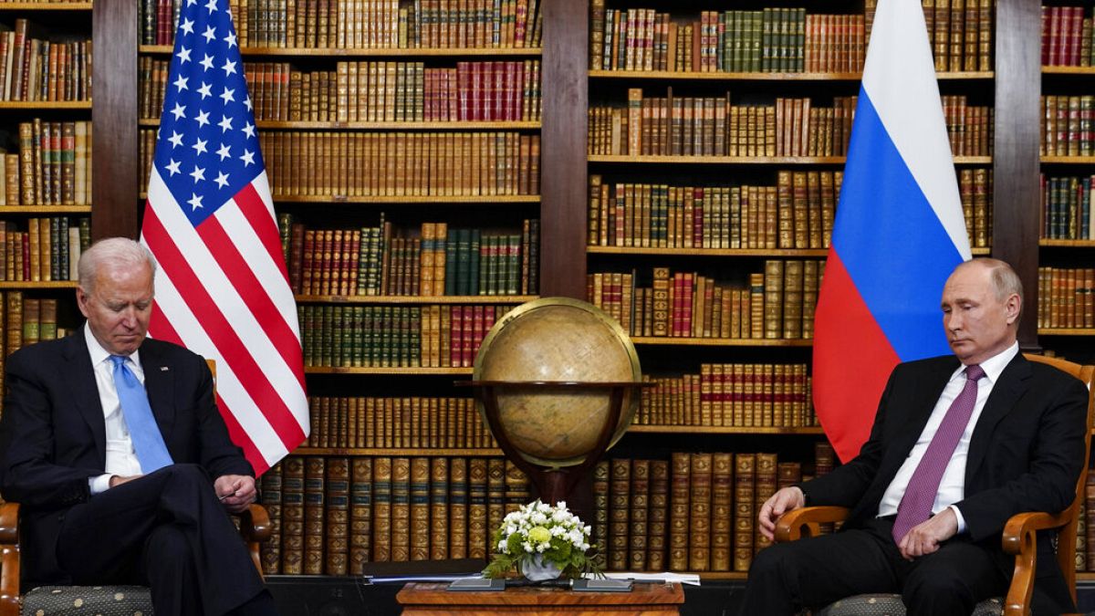 ABD Başkanı Joe Biden (solda), Rusya Devlet Başkanı Vladimir Putin (sağda)