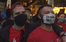 Bolsonaro válságkezelése miatt tüntettek a brazilok