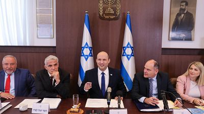 رئيس الوزراء الإسرائيلي نتفالي بينيت في مستهل جلسة الحكومة الأسبوعية. 20/06/2021