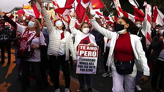 Seguidores de Keiko Fujimori se manifiestan para mostrarle su apoyo en Lima el sábado 19 de junio de 2021