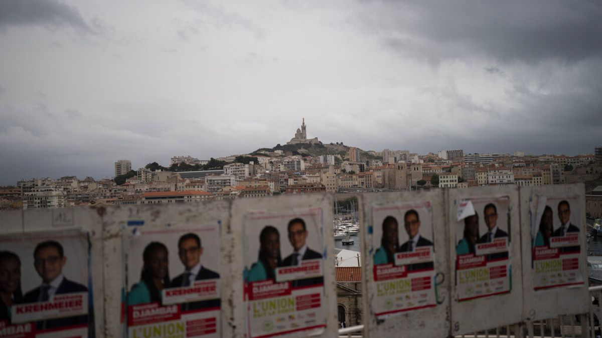 Geringe Wahlbeteiligung schockt Frankreich: "Es wird immer schlimmer"