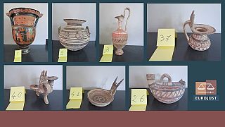 Almost 800 Apulian artefacts were seized from an Antwerp-based collector after an investigation by the Italian Carabinieri