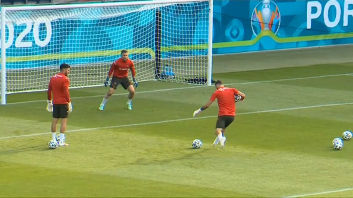 Les Portugais s'entraînent avant le match décisif contre la France