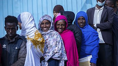 Donne e uomini in coda per votare a Beshasha, nella regione dell'Oromia.