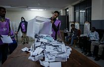 Öffnung der Wahlurnen