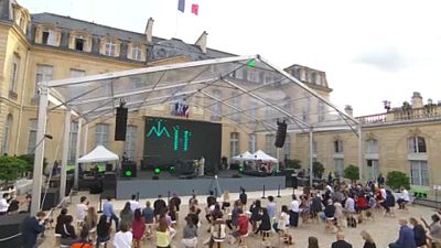 شاهد: القصر الرئاسي في فرنسا يفتح أبوابه أمام الموسيقيين في "عيد الموسيقى" السنوي