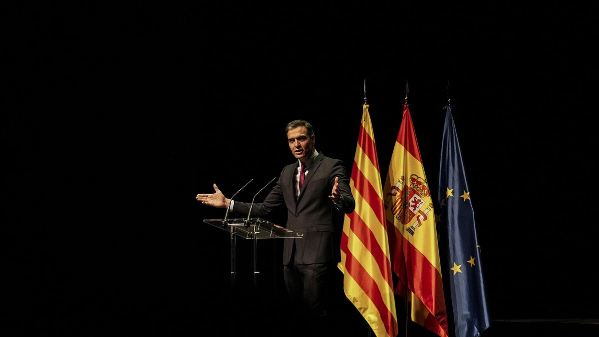 İspanya'nın Barselona kentinde konuşma yapan Başbakan Pedro Sanchez