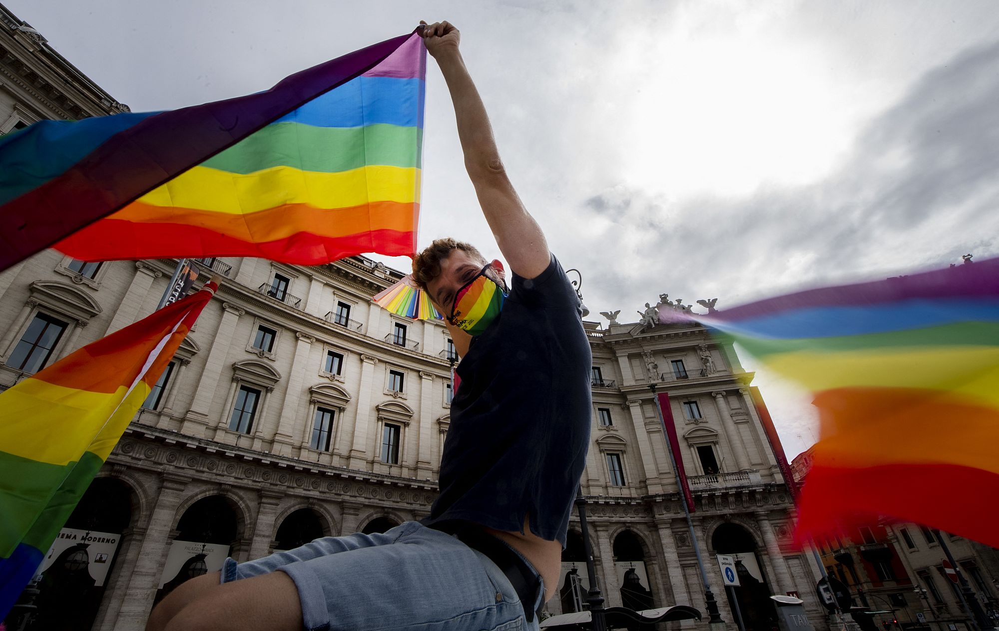 Vaticano contra lei que criminaliza homofobia | Euronews