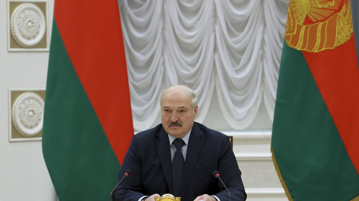 A belarusz elnök a Független Államok Közösségét alkotó szovjet utódállamok kormányfőihez szól Minszkben 