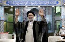 Az eset napokkal azután történt, hogy az erősen keményvonalas Ebrahim Raiszit választották Irán új elnökévé