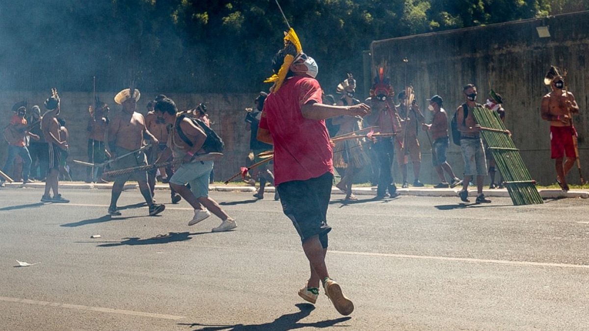 Indigene Proteste gegen umstrittenes Land-Gesetz in Brasilien