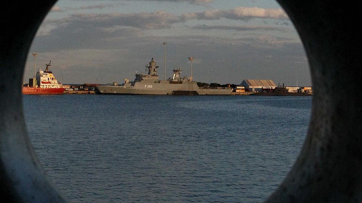 Die britische HMS Defender im Hafen von Limassol auf Zypern, 26.11.2014