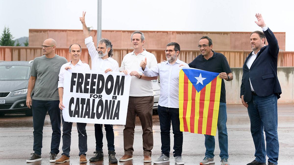 İspanya'da 9 Katalan siyasetçi cezaevinden çıktı