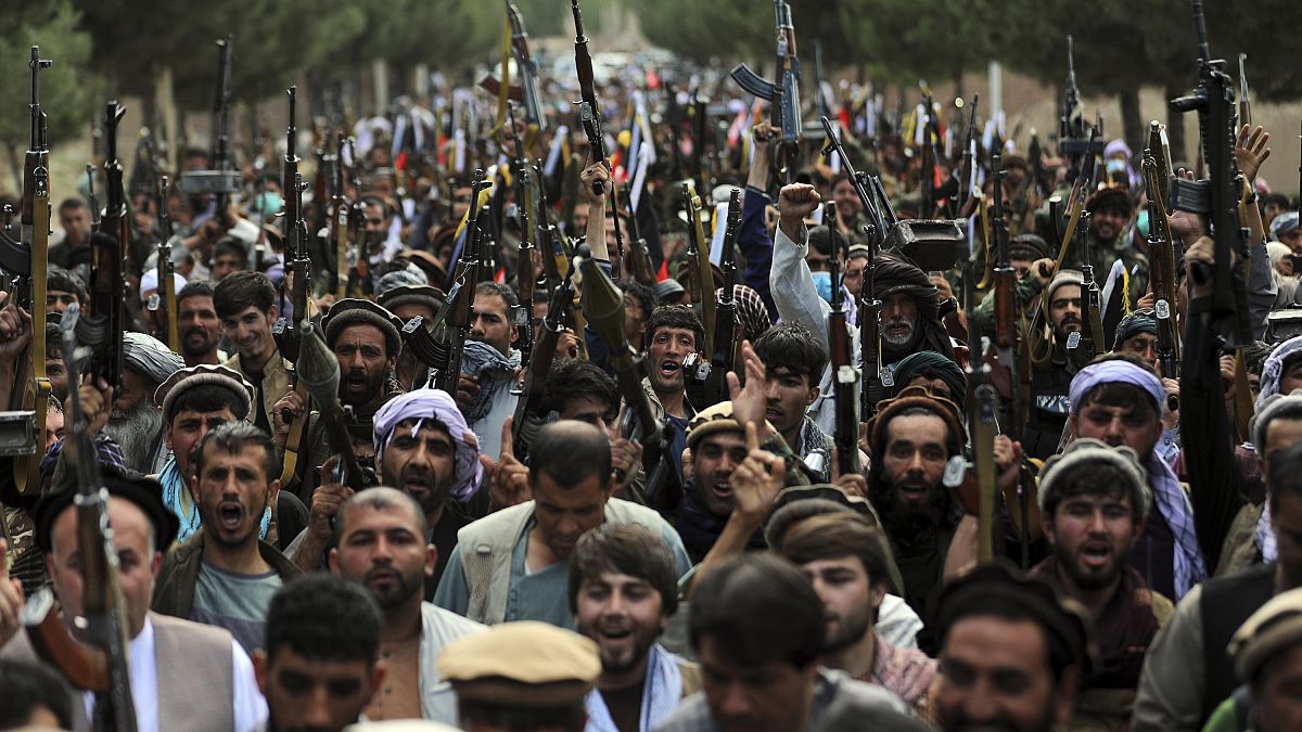 مقاتلون أفغان مؤيدون للحكومة في كابول (23 حزيران-يونيو 2021)