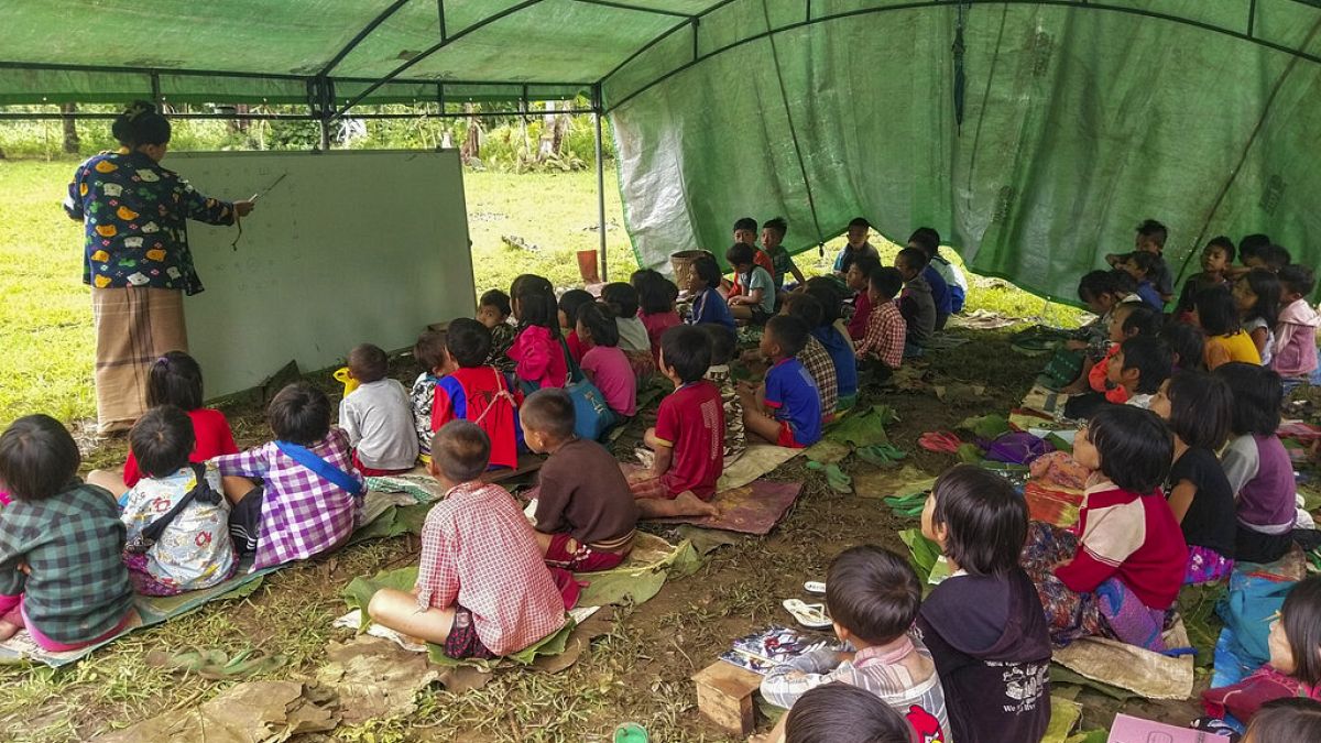 BM: Myanmar'da 230 bin kişi savaş ve şiddet nedeniyle yerinden edildi