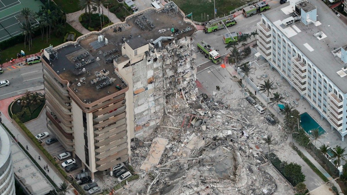 حادثه ریزش ساختمان مسکونی ۱۲ طبقه در ایالت فلوریدای آمریکا