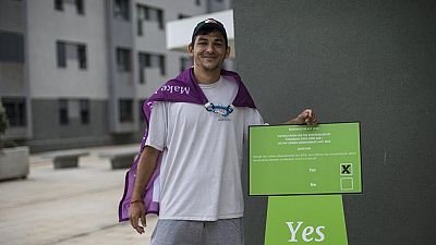 Az abortusztilalom enyhítéséért kampányoló férfi Gibraltáron