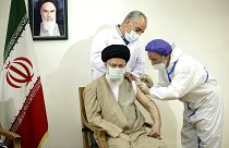 سایت رهبری جمهوری اسلامی اعلام کرد که به علی خامنه‌ای واکسن ایرانی برکت تزریق شده است
