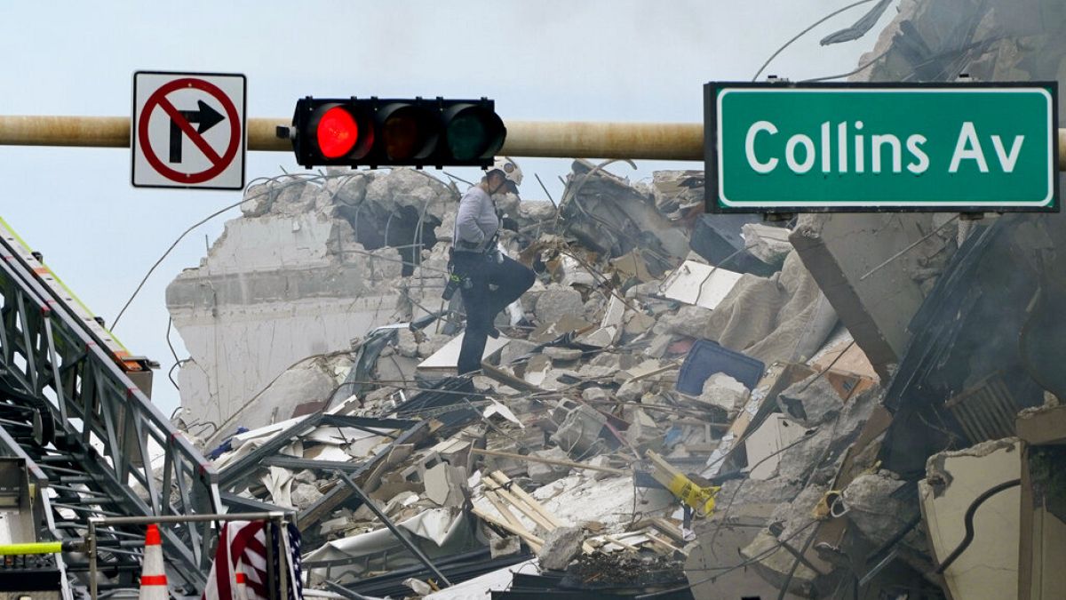 Escombros del edificio desplomado en Miami-Dade