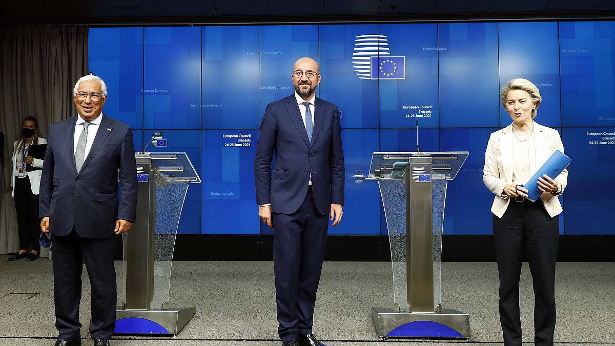 القادة الأوروبيون خلال قمة في بروكسل
