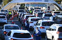 Embouteillage devant un "drive test" Covid-19 à Sydney le 25 juin