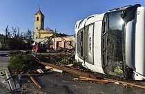 Dégâts causés par une tornade qui a frappé jeudi le village de Moravska Nova Ves (Rép. tchèque) - photo du 25/06/2021