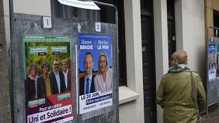 ملصقات انتخابية في إحدى المدن شمال فرنسا 