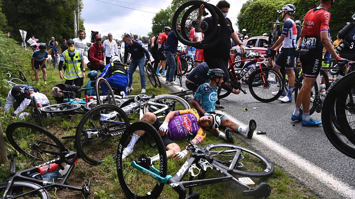 Fransa Bisiklet Turu'nda (Tour de France) zincirleme kaza