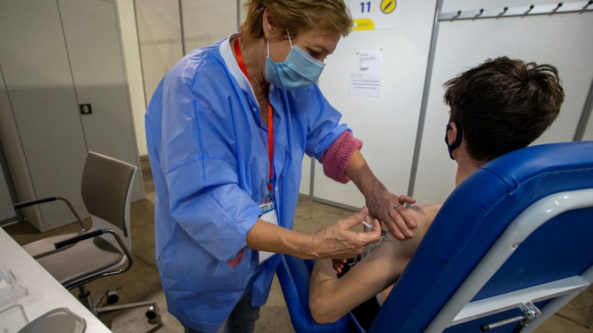 Les campagnes de vaccination contre le Covid-19 en Europe se tournent vers les adolescents