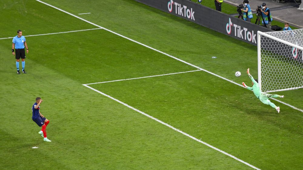 Euro 2020: Schweiz besiegt Weltmeister Frankreich im 11-Meter-Krimi - Vimarsana News