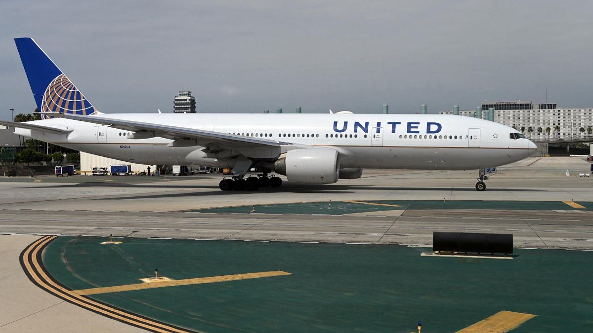 طائرة تابعة لشركة يونايتد إيرلاينز في مطار لوس أنجلوس الدولي، 27 سبتمبر 2019