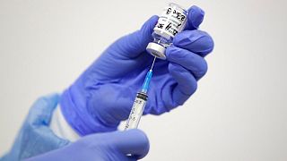 واکسیناسیون در برابر بیماری همه‌گیر «کووید ۱۹»