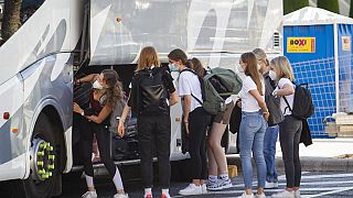 Estudantes junto ao aeroporto de Palma de Maiorca