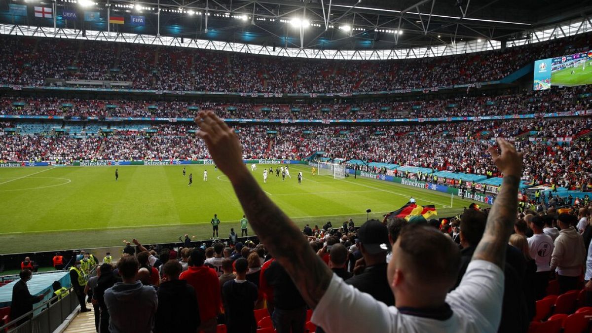 Englands Fans im Wembley-Stadion