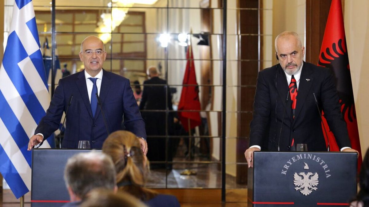 Ο υπουργός Εξωτερικών Νίκος Δένδιας με τον πρωθυπουργό της Αλβανίας Έντι Ράμα