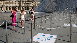 ورودی موزه لوور، پاریس