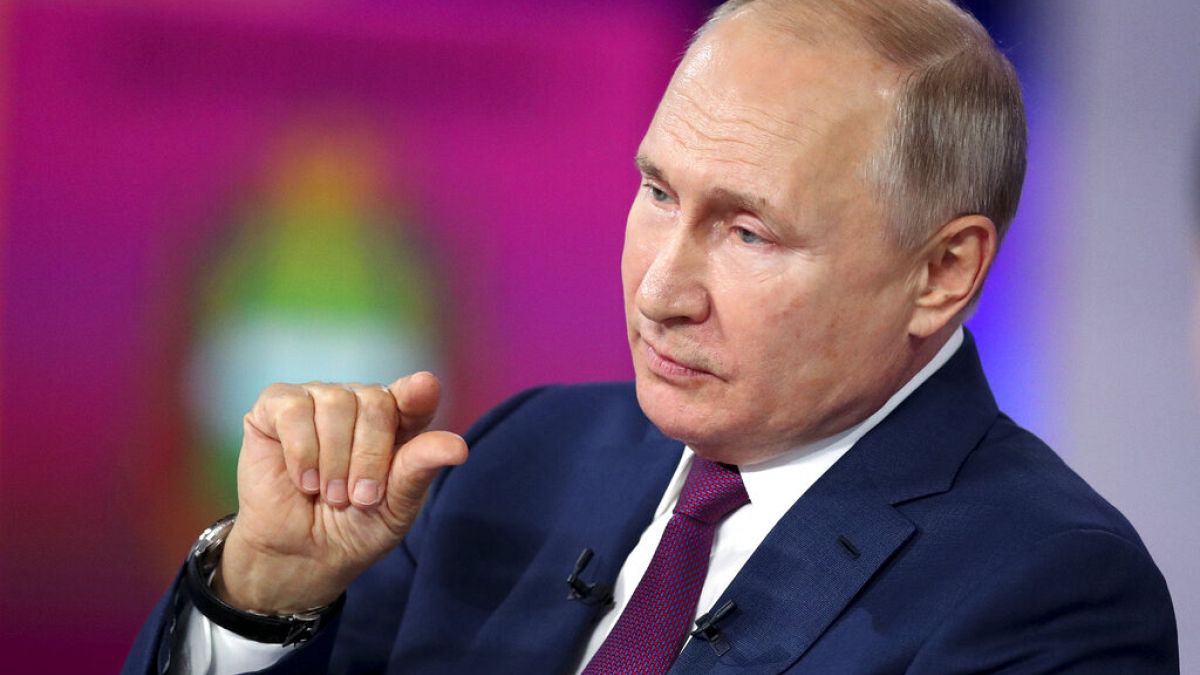 Russlands Präsident Wladimir Putin während der Sendung "Der direkte Draht", bei der Bürger:innen den Präsidenten befragen können