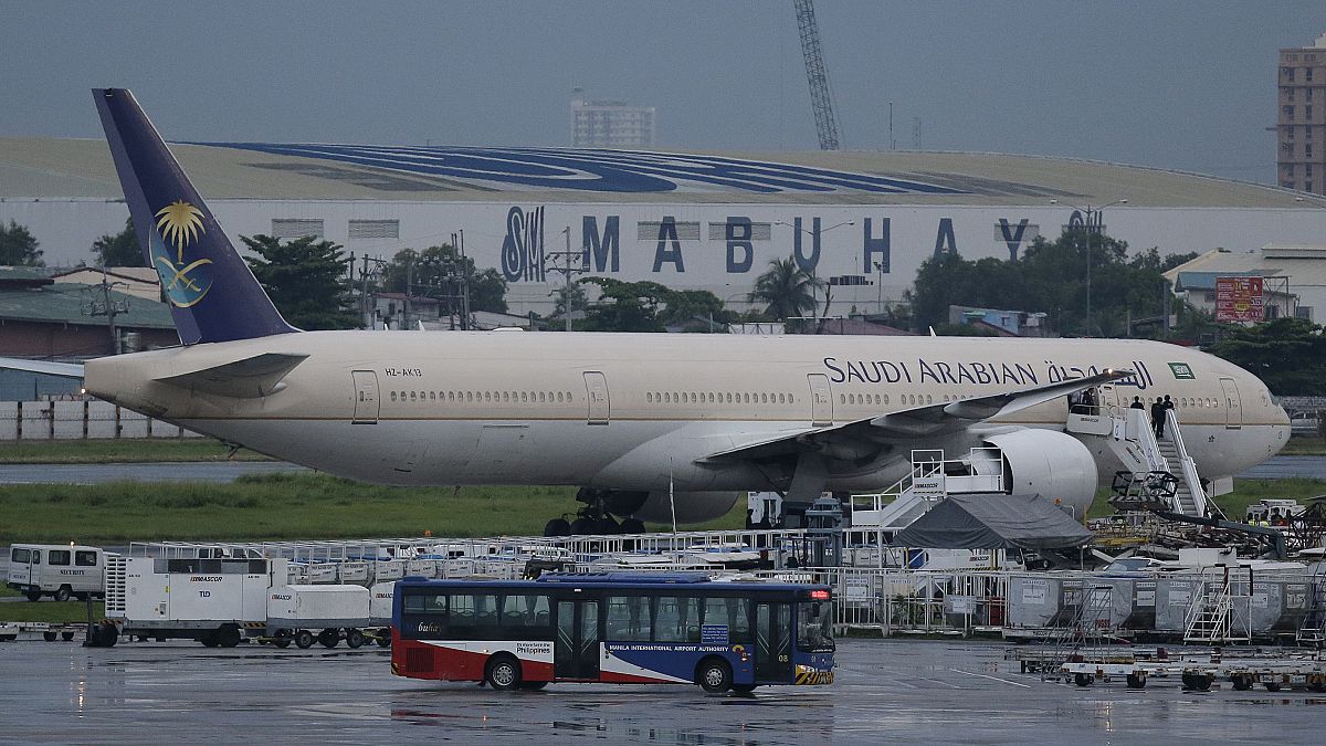 طائرة تابعة للخطوط الجوية السعودية في مطار مانيلا في الفلبين 20/09/2016