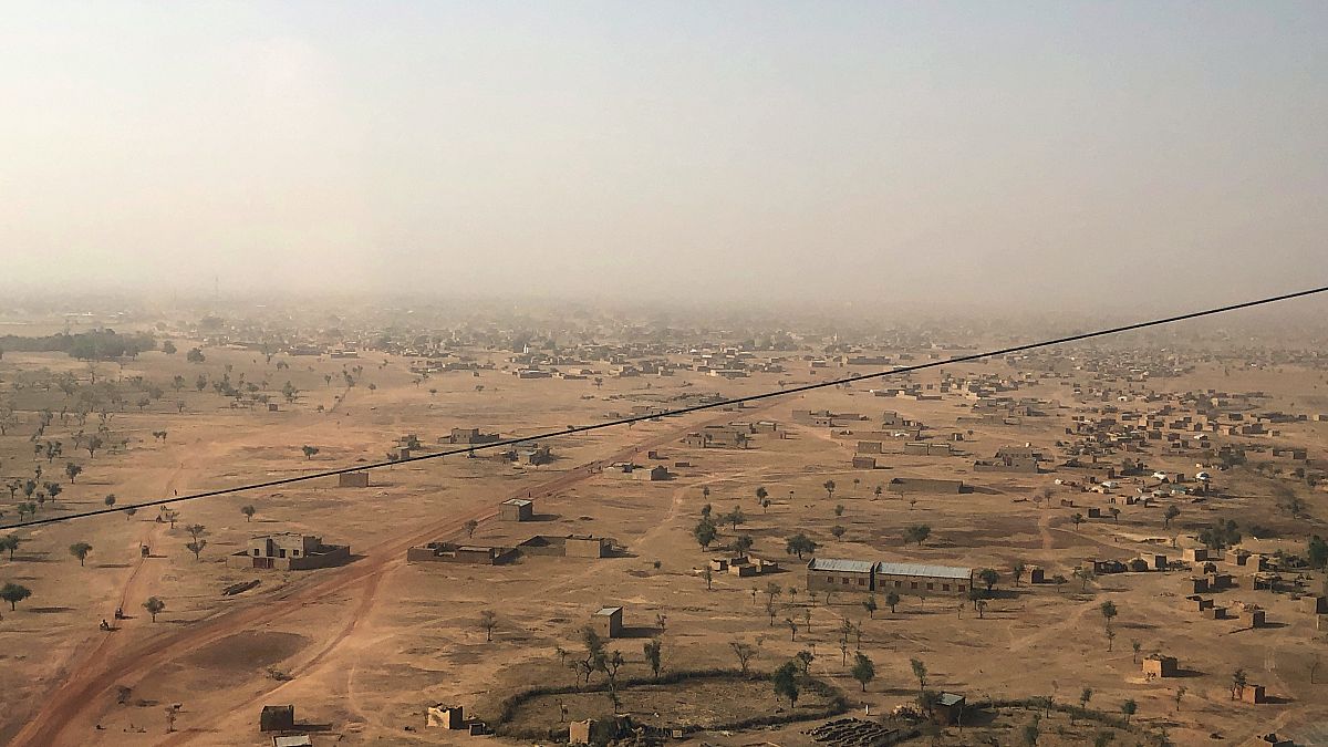 منظر جوي لمدينة جيبو في بوركينا فاسو، مركز النزاع في البلاد. 2021/02/18