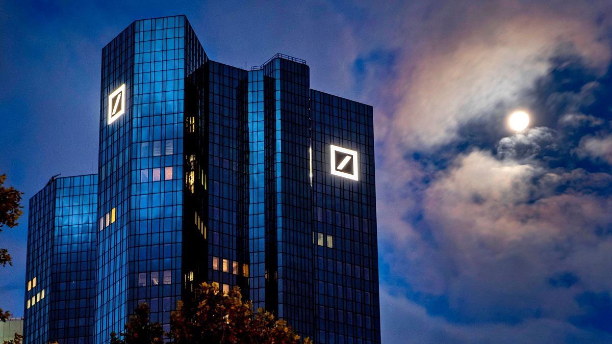 Frankfurt'da bulunan Deutsche Bank genel merkezi