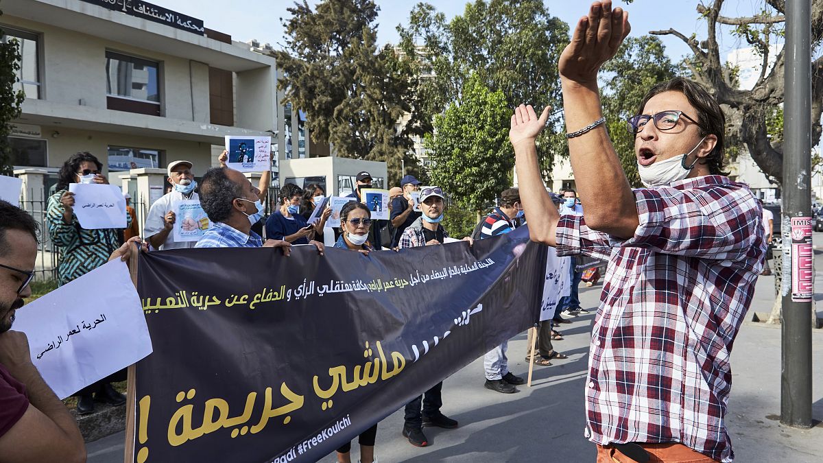 احتجاج أمام محكمة الدار البيضاء المغرب، 22 سبتمبر 2020، في اليوم الأول لجلسة الصحفي والناشط عمر الراضي.