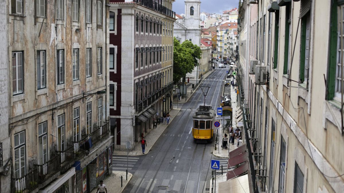 Portugal impõe recolher obrigatório noturno