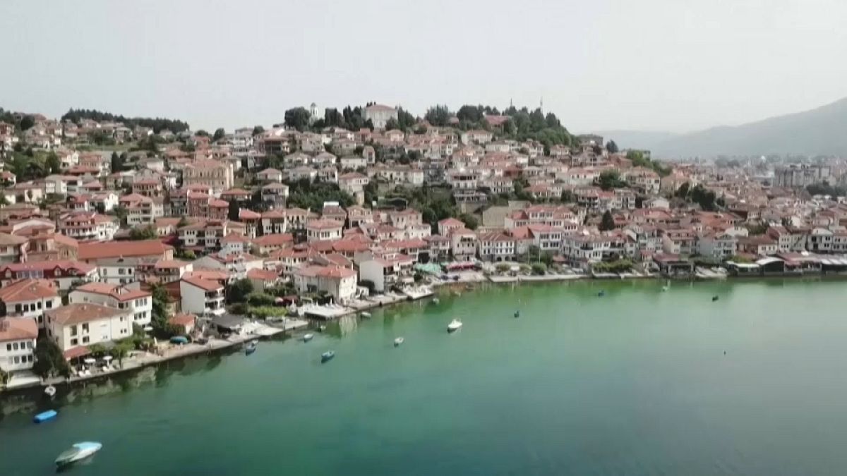 Город Охрид и Охридское озеро в Северной Македонии