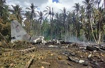 Una treintena de muertos y 50 supervivientes en un accidente de un avión militar en Filipinas