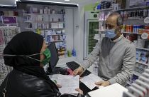 Lübnan'da eczanelerde ithal ilaç sıkıntısı yaşanıyor